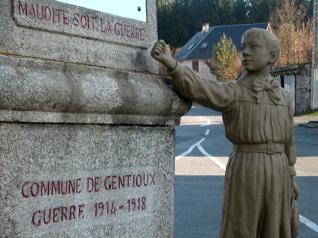 monument_aux_morts_pacifistes_de_gentioux